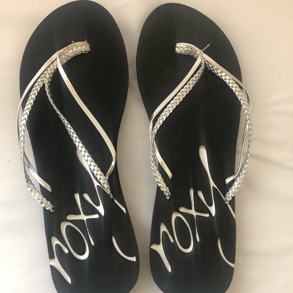 New, Roxy flip flops